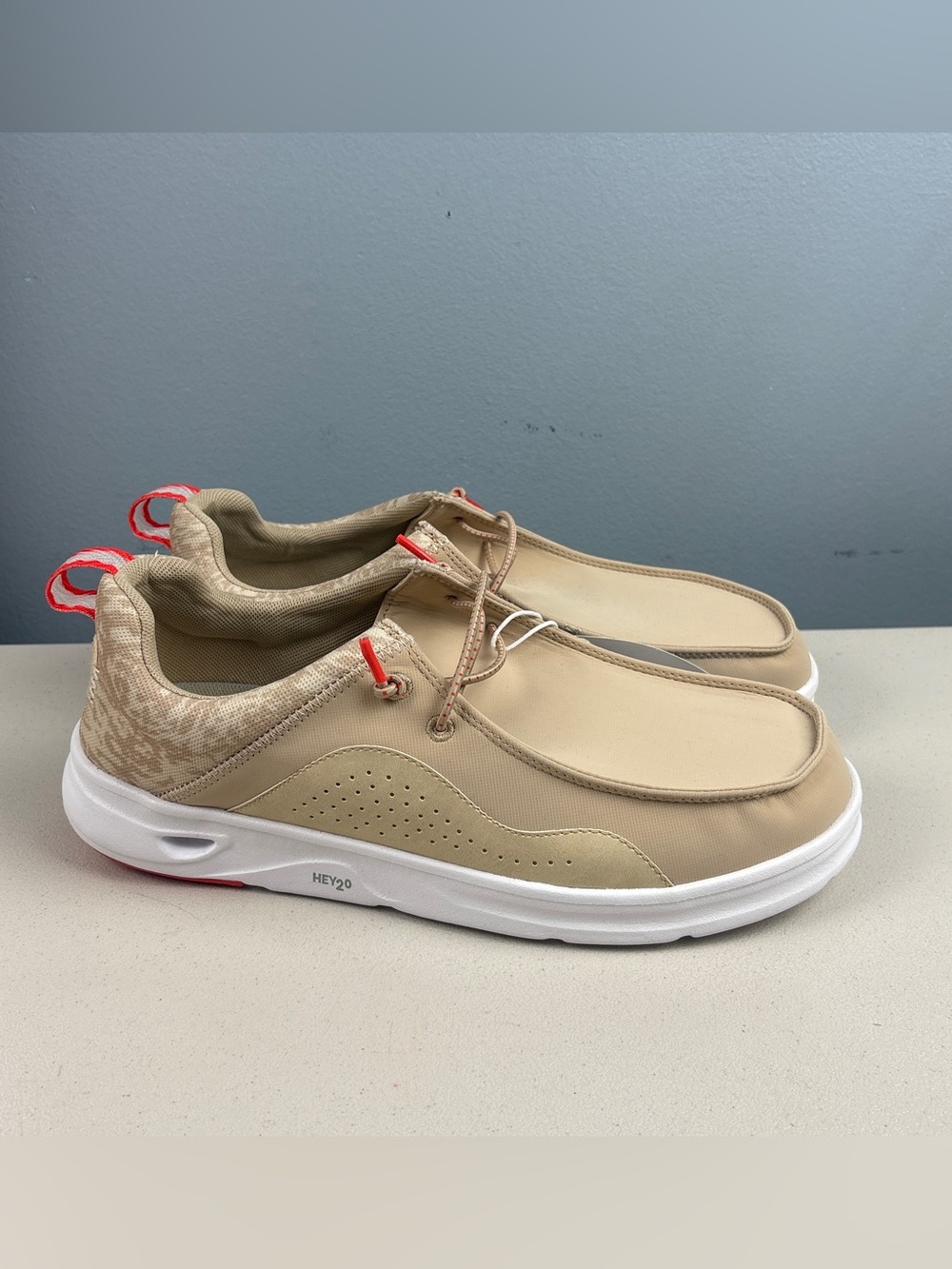 Hey Dude Wally Hey20 Active Slip-on Shoes Irish Cream/Wood Ash Men’s Sz 8